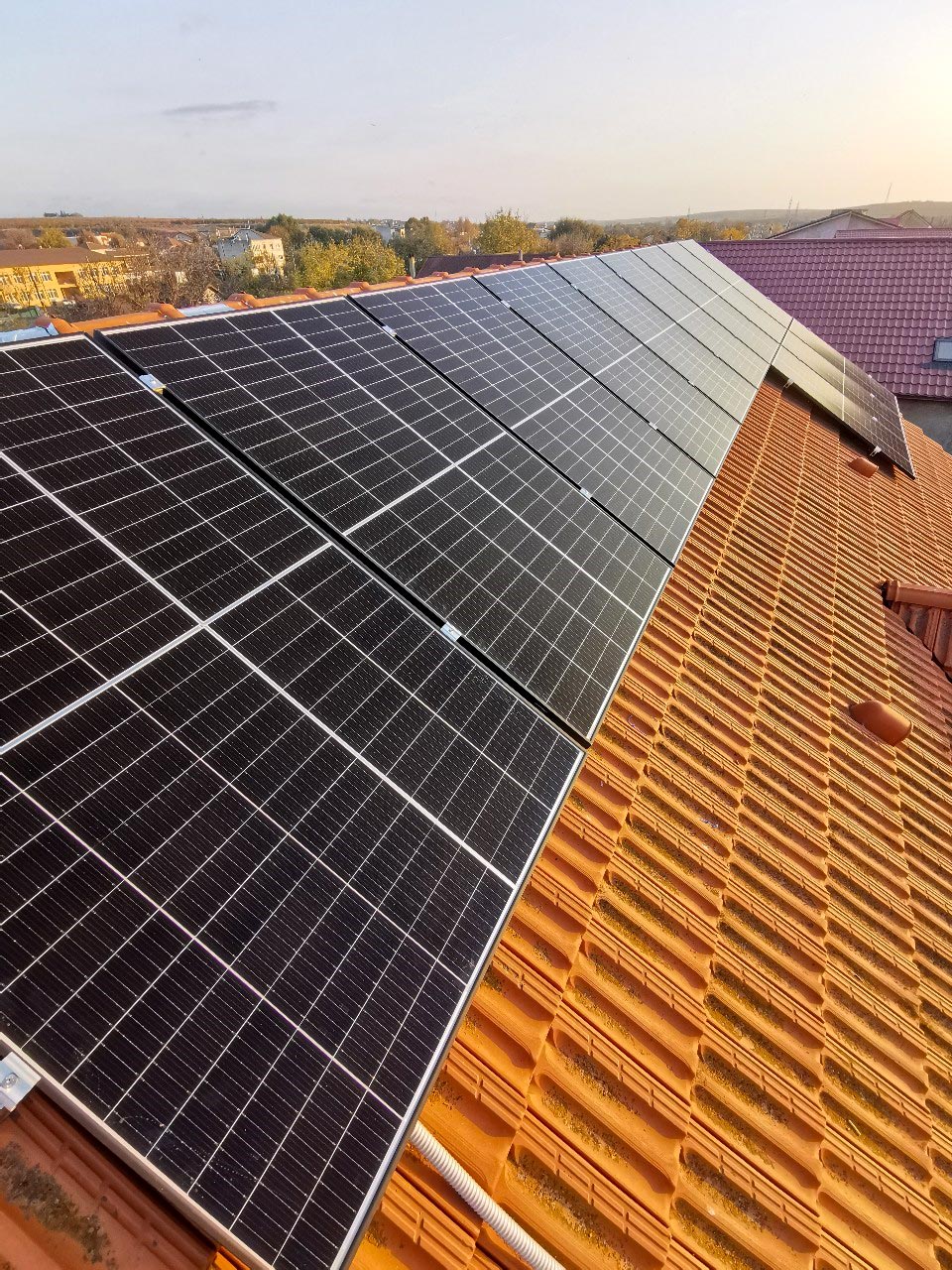 Volta X Solar Systems panouri fotovoltaice casă acoperiș tiglă