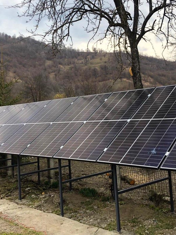 Volta X Solar Systems panouri fotovoltaice structură la sol